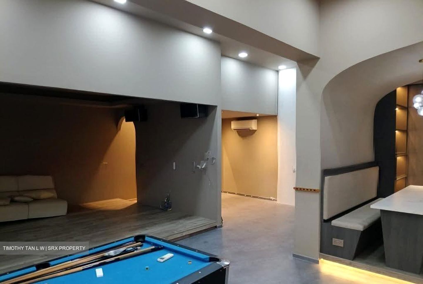 Tannery Lane (D13), Office #633268571